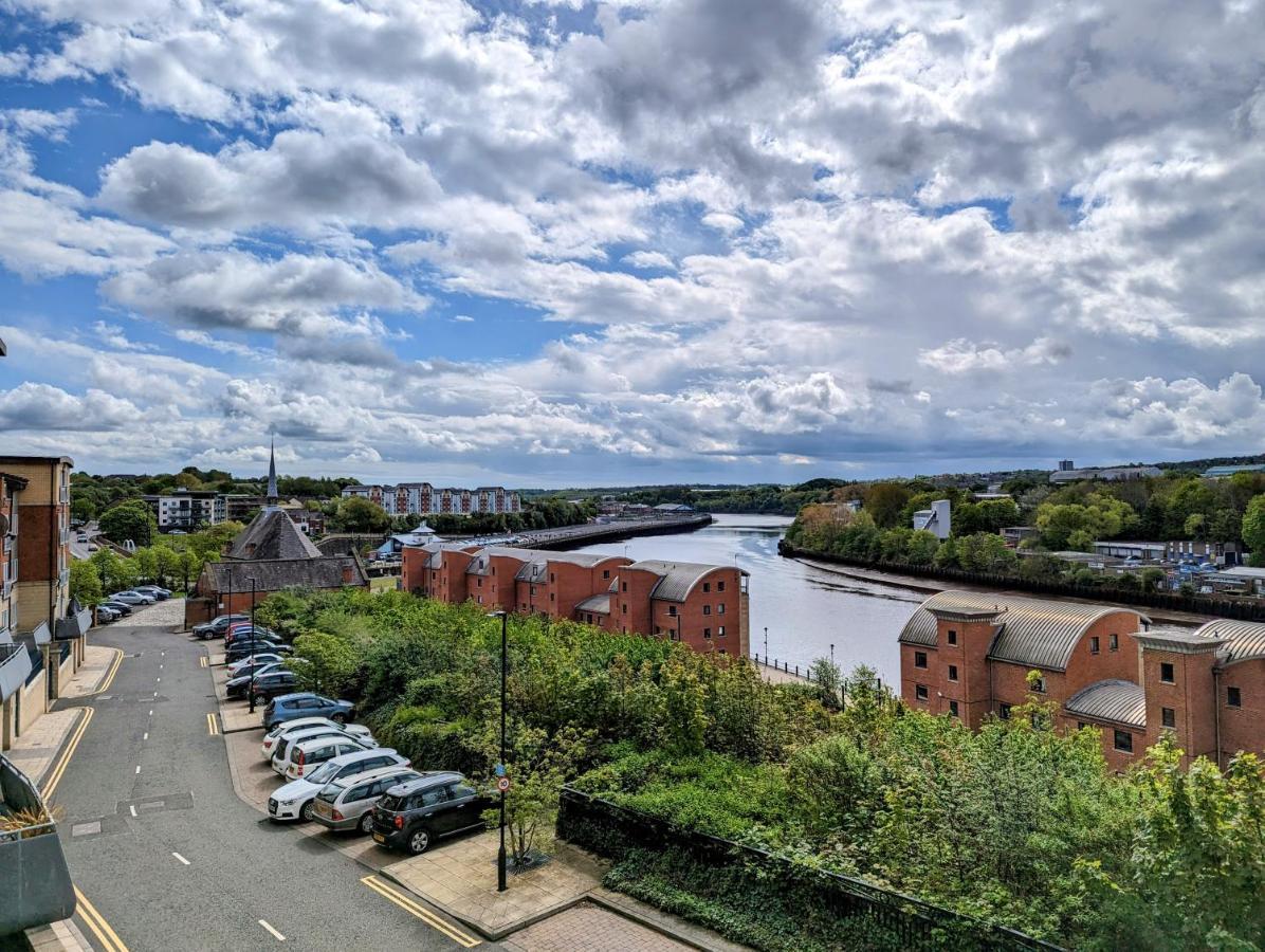 Quayside Apartment With Riverside Views & Parking Newcastle upon Tyne Buitenkant foto