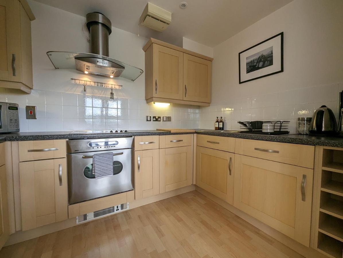 Quayside Apartment With Riverside Views & Parking Newcastle upon Tyne Buitenkant foto