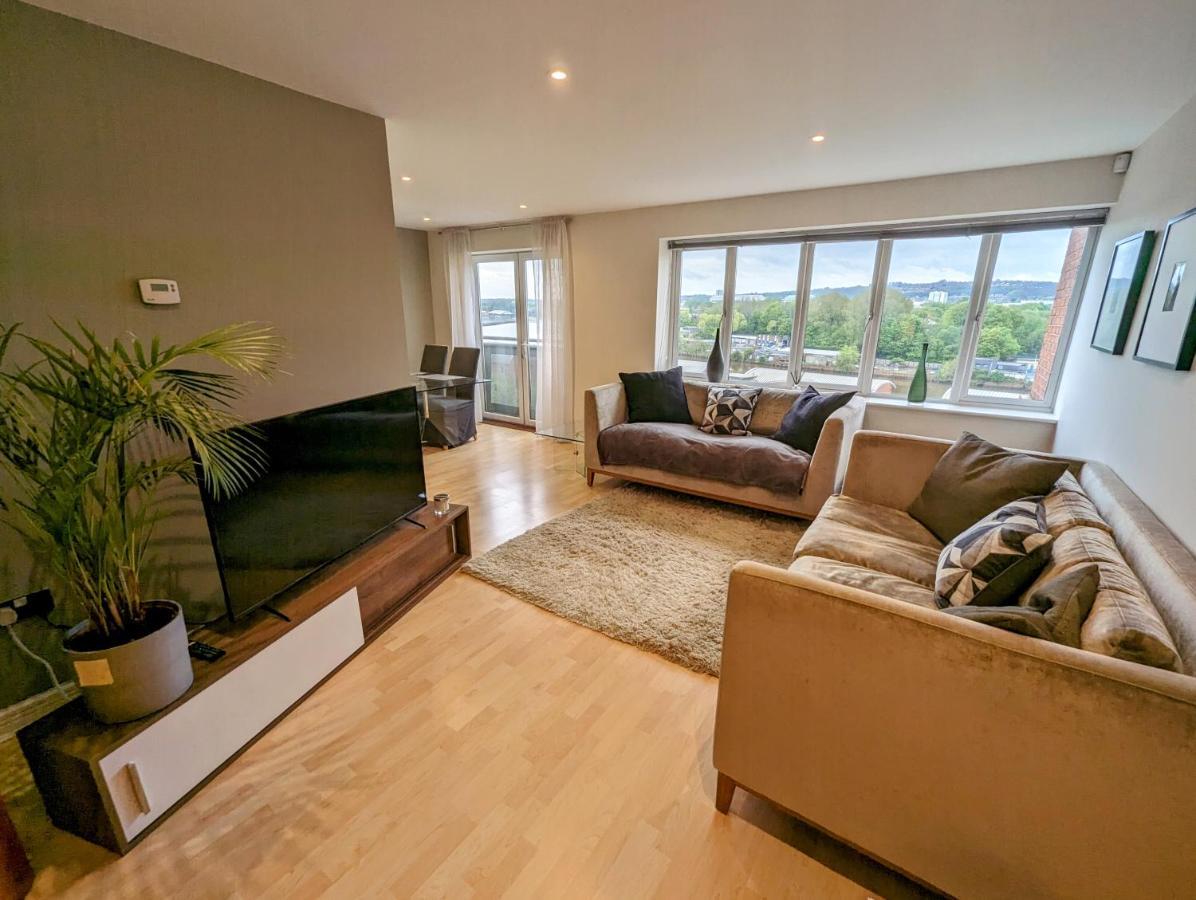 Quayside Apartment With Riverside Views & Parking Newcastle upon Tyne Buitenkant foto